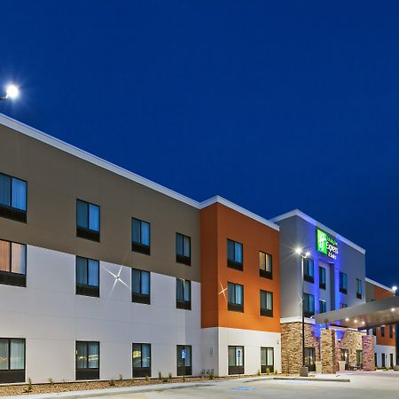 Holiday Inn Express & Suites Perryton By Ihg Lord Exterior photo