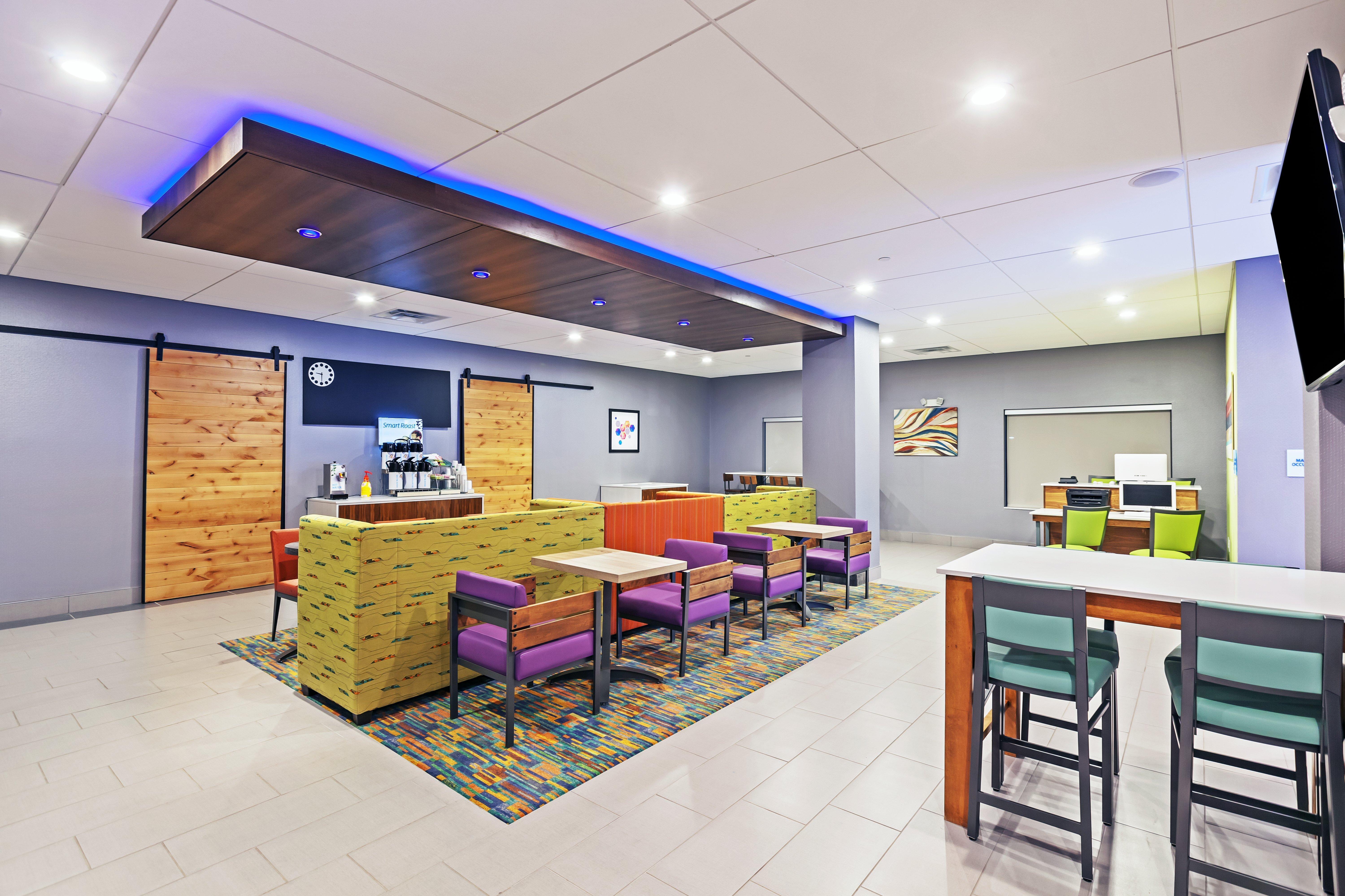 Holiday Inn Express & Suites Perryton By Ihg Lord Exterior photo