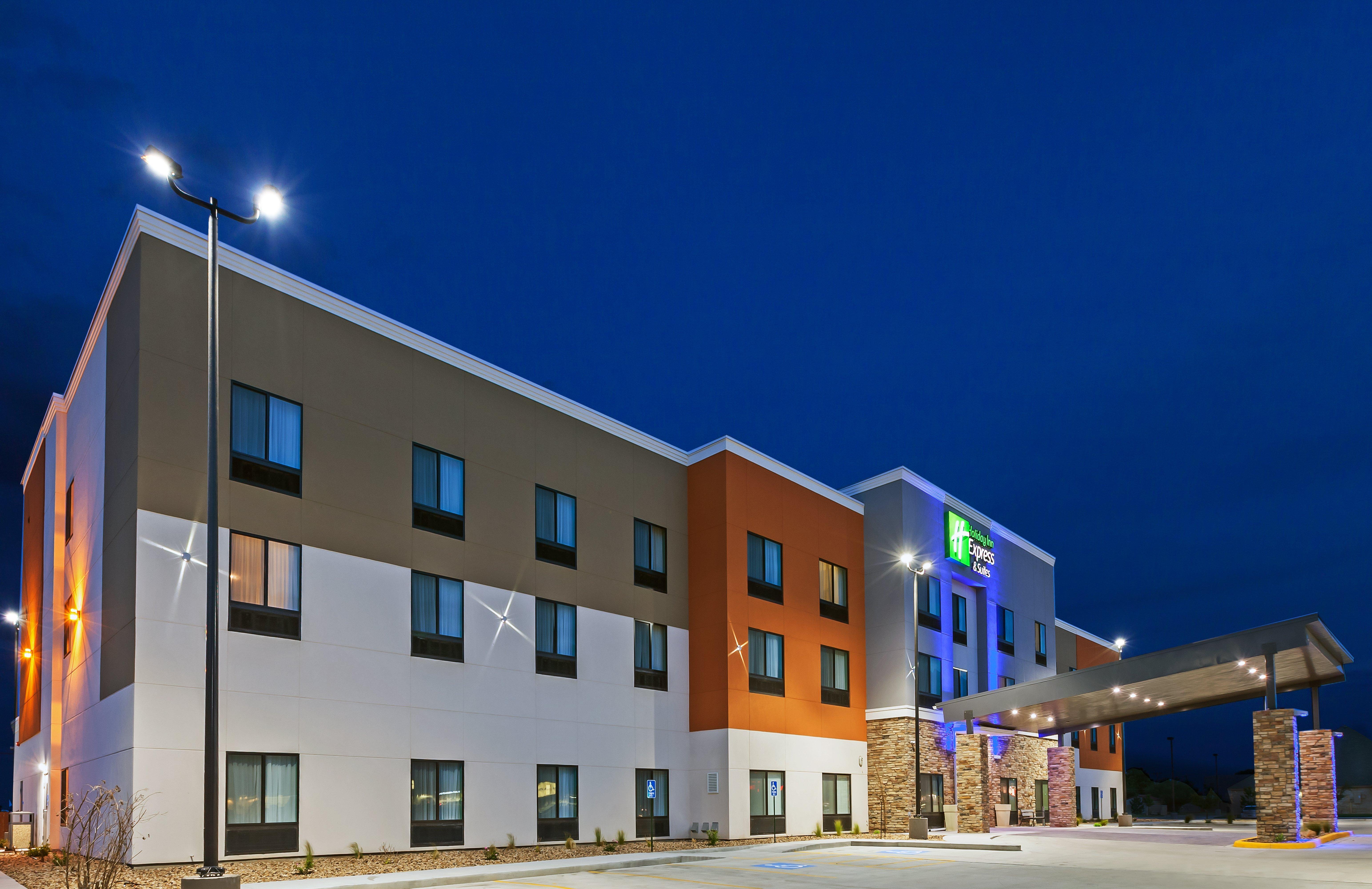 Holiday Inn Express & Suites Perryton By Ihg Lord Exterior photo