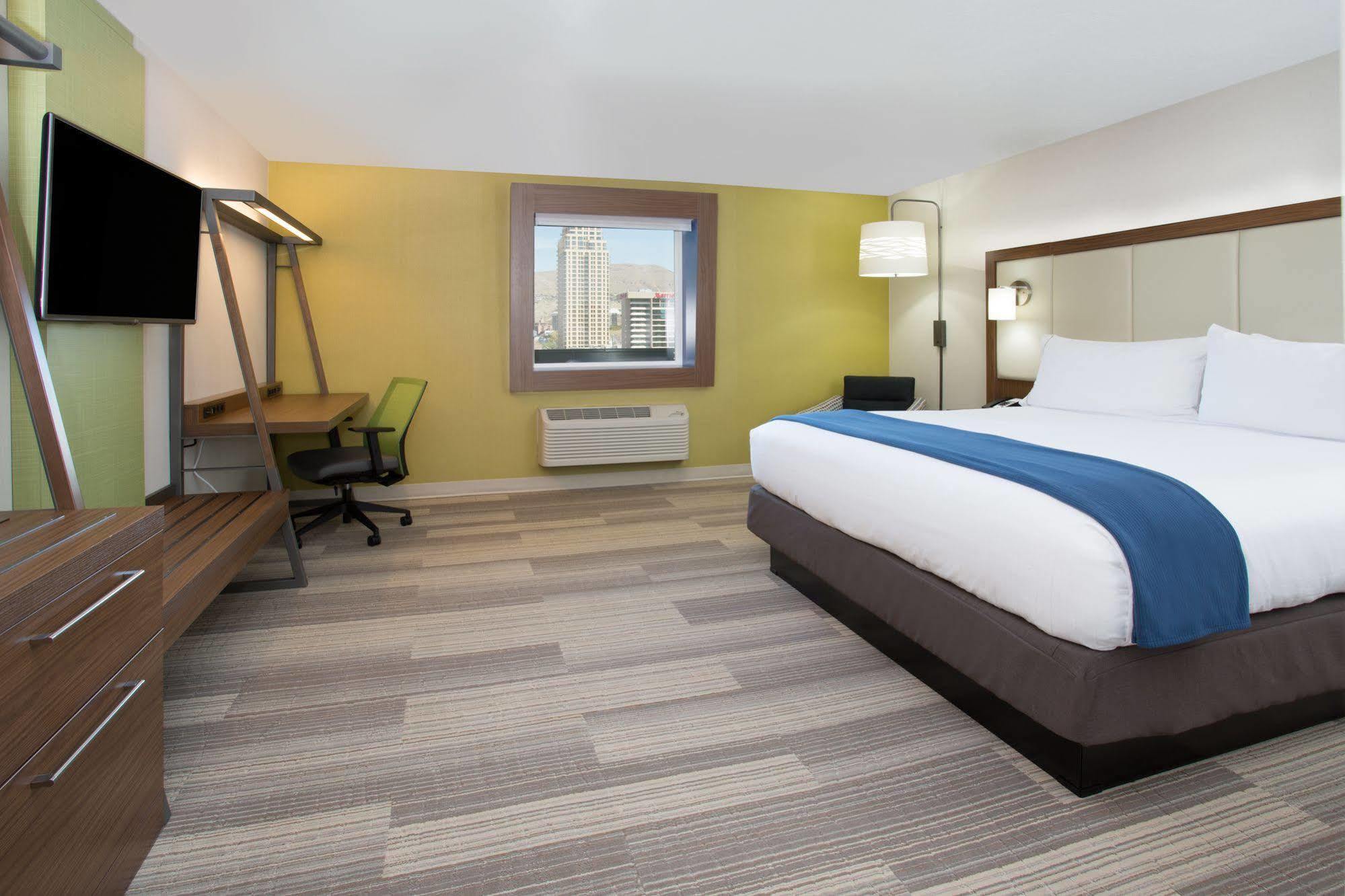 Holiday Inn Express & Suites Perryton By Ihg Lord Exterior photo