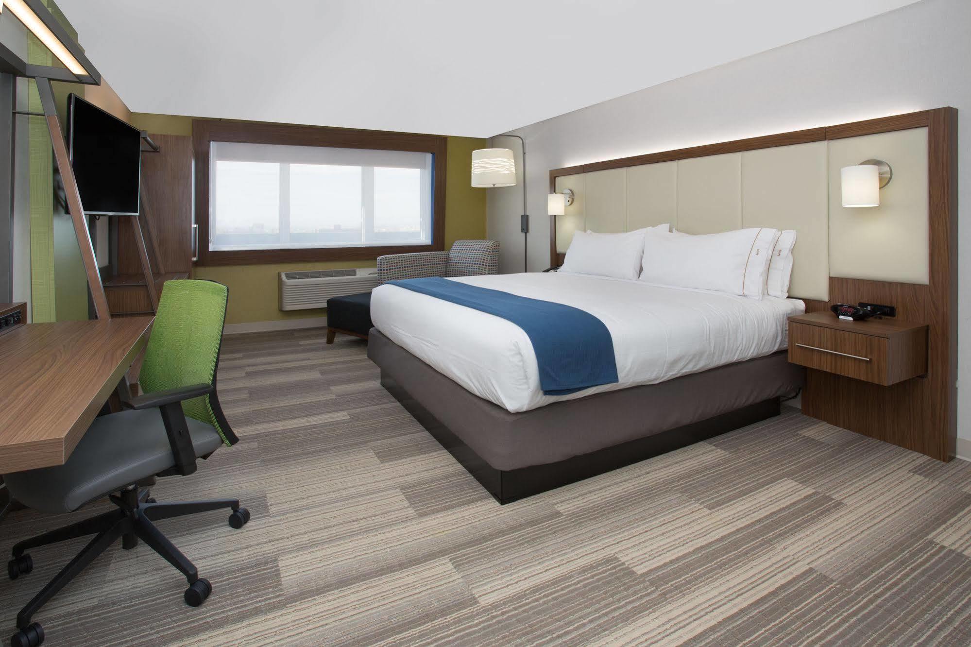 Holiday Inn Express & Suites Perryton By Ihg Lord Exterior photo