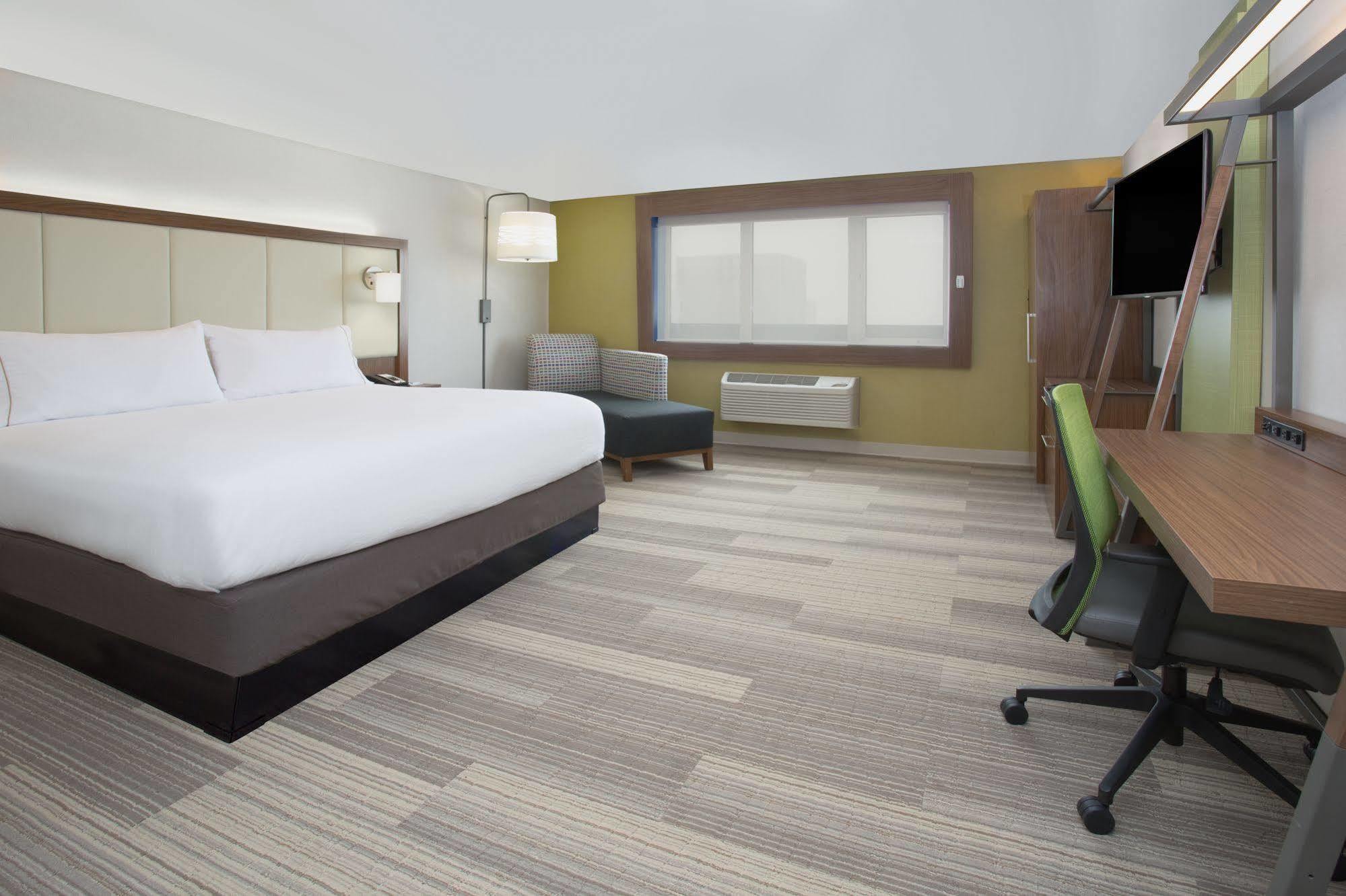Holiday Inn Express & Suites Perryton By Ihg Lord Exterior photo